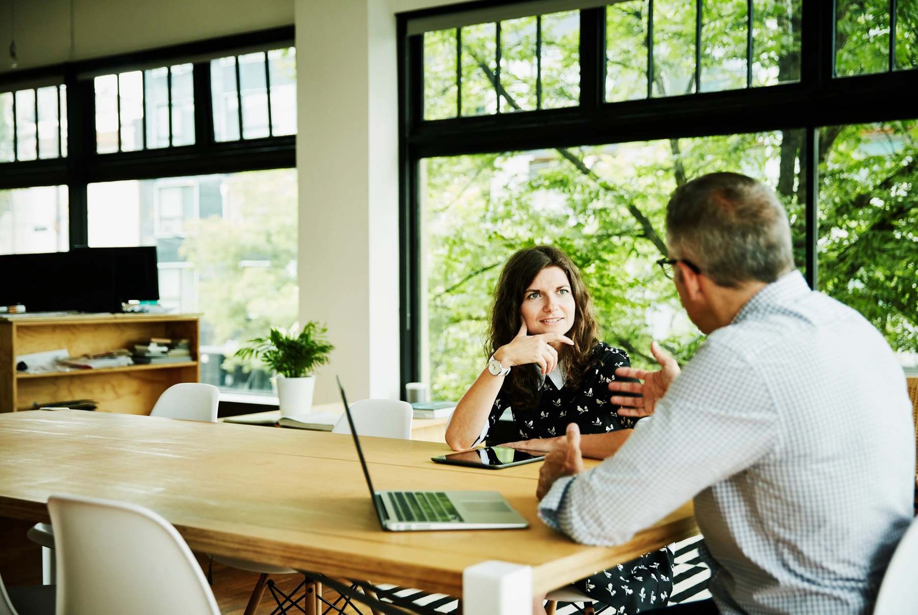 woman man talking chat financial advice-thumb